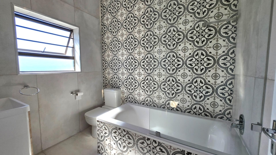 4 Bedroom Property for Sale in Kleinbaai Western Cape